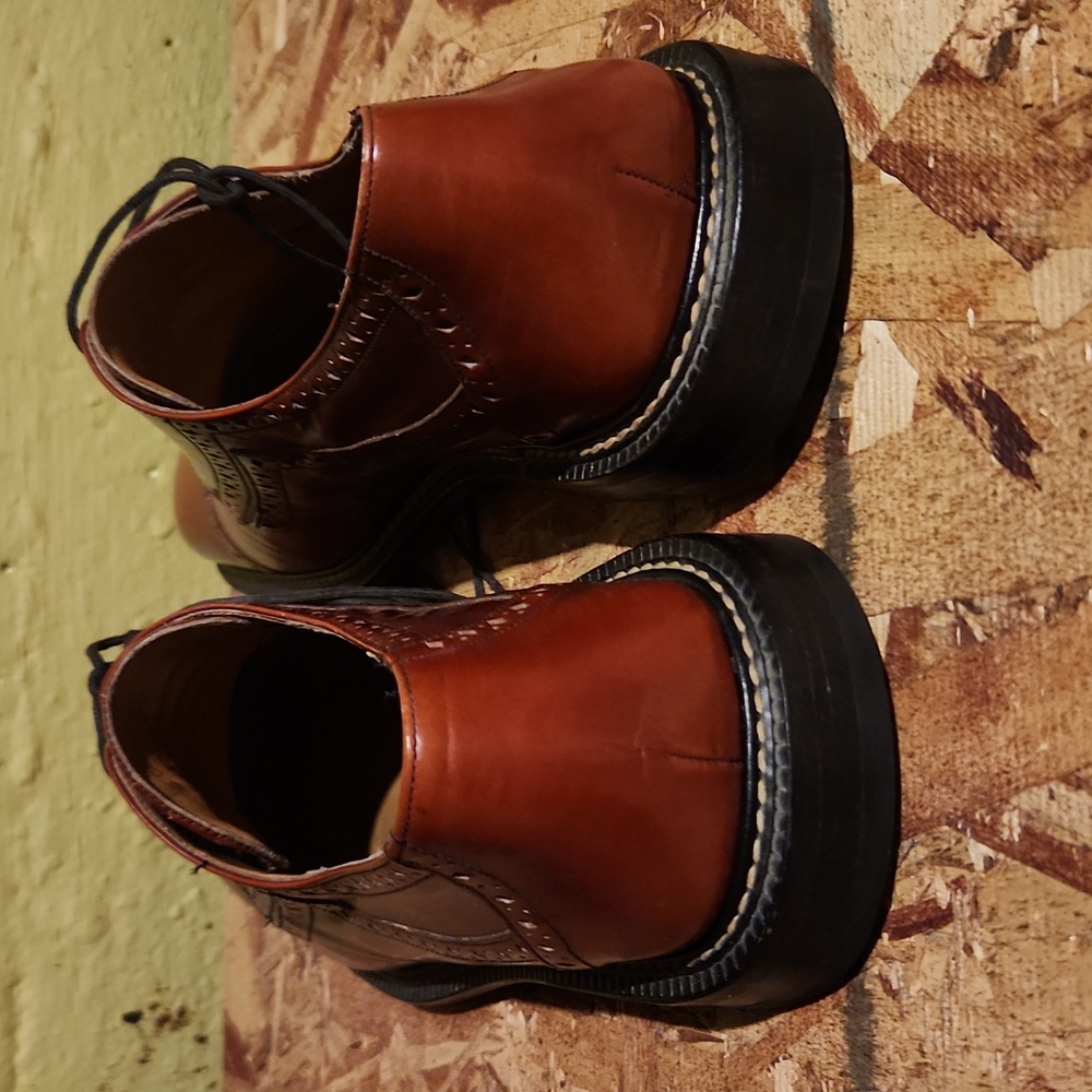 Shoes - Picture 5 of 5